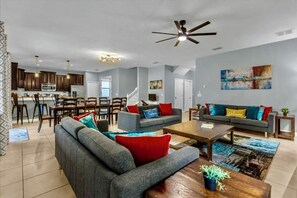 TV connectée, jeux vidéo, baby-foot, livres