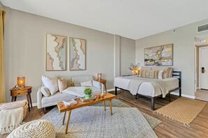 Bügeleisen/Bügelbrett, Internetzugang, Bettwäsche