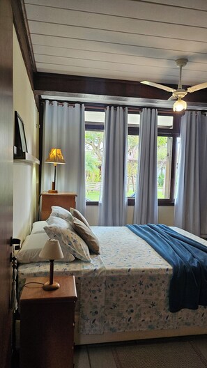 3 bedrooms, iron/ironing board, WiFi, bed sheets