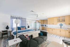 Iron/ironing board, travel cot, WiFi, bed sheets