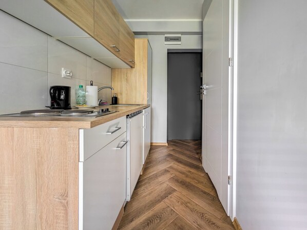 Fridge, stovetop, toaster