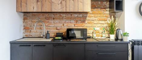 Fridge, microwave, stovetop