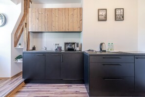 冷蔵庫、電子レンジ、コンロ