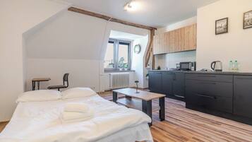 Iron/ironing board, WiFi, bed sheets