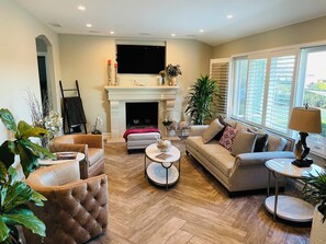 TV, fireplace - Your private CA retreat in Glendora perfect for families, groups, or getaways! (Glendora)