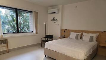 1 quarto, escrivaninha, ferros/tábuas de passar roupa, Wi-Fi de cortesia