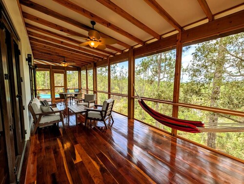 Hidden Villa w/ Pool & waterfall