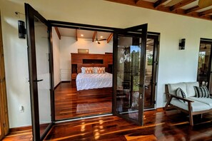 4 bedrooms, travel crib, WiFi, bed sheets