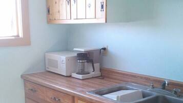 Micro-ondes, four, plaque de cuisson