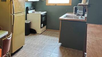 Micro-ondes, four, plaque de cuisson