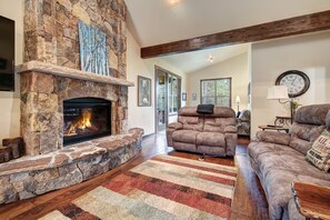 TV, fireplace, DVD player, books