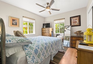 2 bedrooms, desk, iron/ironing board, WiFi - Cozy 2BR Snowbird Home Near Wilton Manors (Fort Lauderdale)