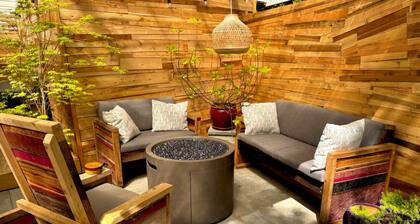 Redwoods, Private Hot Tub, Patio and Apartment, Rain Shower, King Beds - Arcata