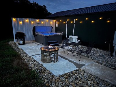 Sunset Cabin-Adults Only Hot Tub Getaway