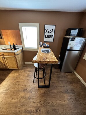 Coffee/tea maker, fridge, microwave, stovetop - Sunset Cabin-Adults Only Hot Tub Getaway (Hillsboro)