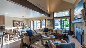 Interior - Jupiter Peak by Avantstay Near Deer Valley Base w/ Hot Tub! (Park City)
