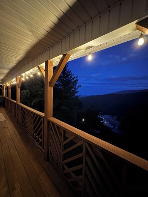Property grounds - Beautiful mountain views for a fun, relaxing getaway! (Seven Devils)