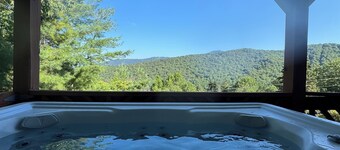 Beautiful mountain views for a fun, relaxing getaway!