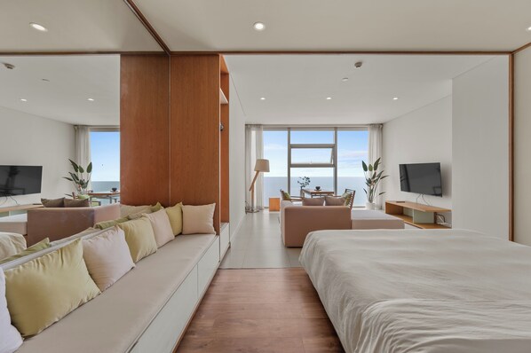 2 bedrooms, internet, bed sheets