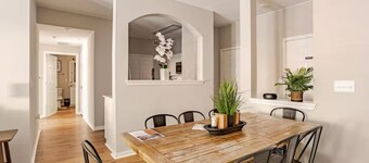 3-bedroom Modern apartment in downtown Bricktown with 24/7 gym and pool