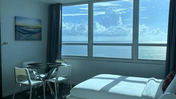 1 chambre, fer et planche à repasser, Wi-Fi gratuit, draps fournis