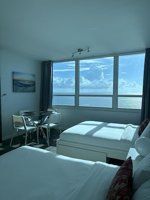 1 habitación, tabla de planchar con plancha, wifi gratis y ropa de cama
