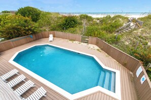 Lämmitetty uima-allas