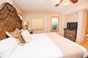8 bedrooms, iron/ironing board, free WiFi, bed sheets - OCEANFRONT, priv pool & Hot Tub, Rec Room-WL1011, Sea Esta (Corolla)