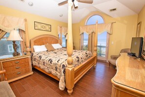 9 makuuhuonetta, työpöytä, silitysrauta/-lauta, ilmainen Wi-Fi