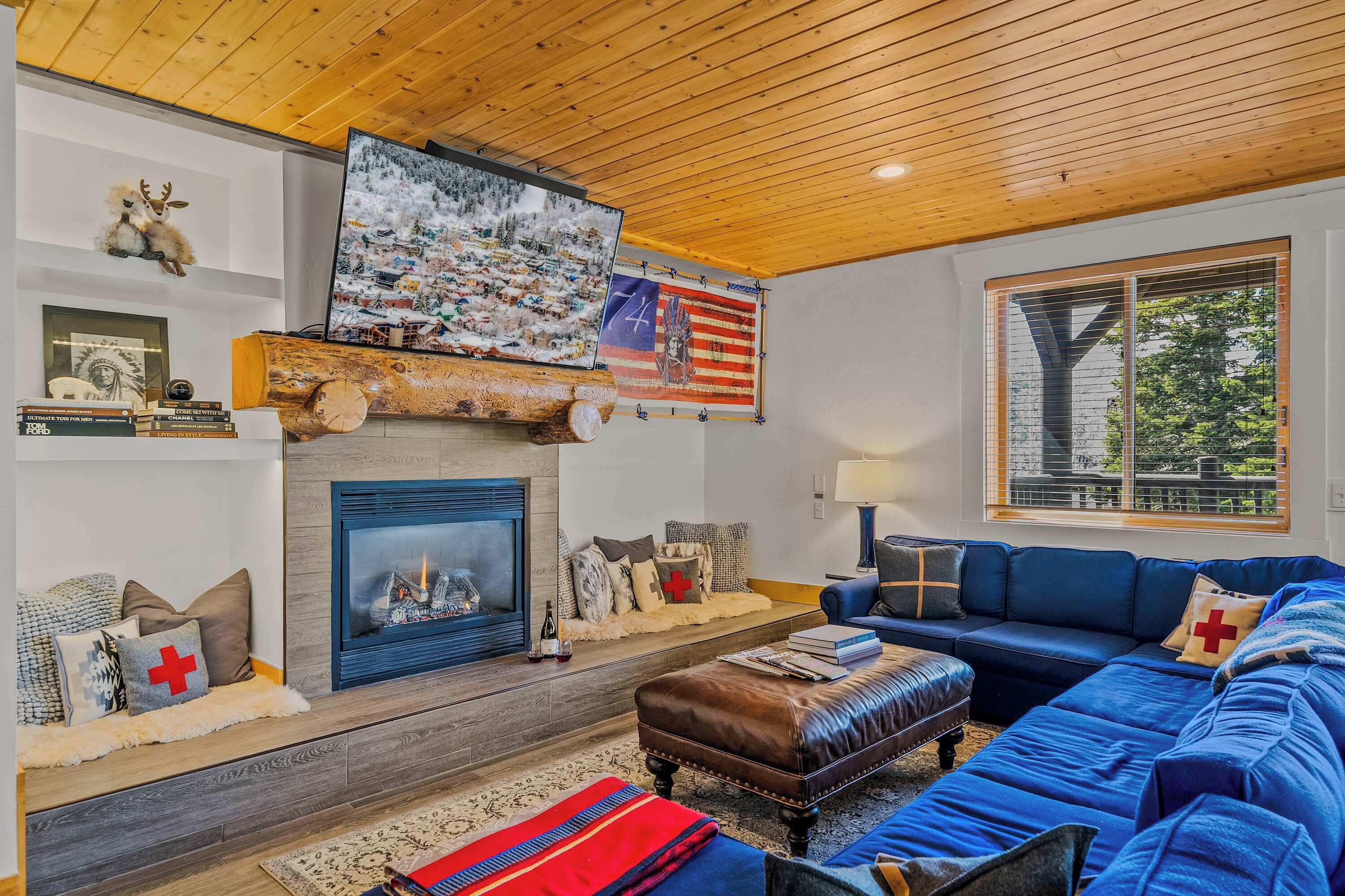 Smart TV, fireplace, offices