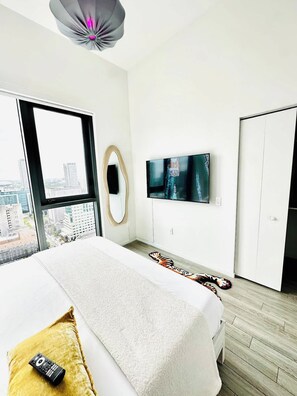 2 bedrooms, iron/ironing board, travel cot, WiFi