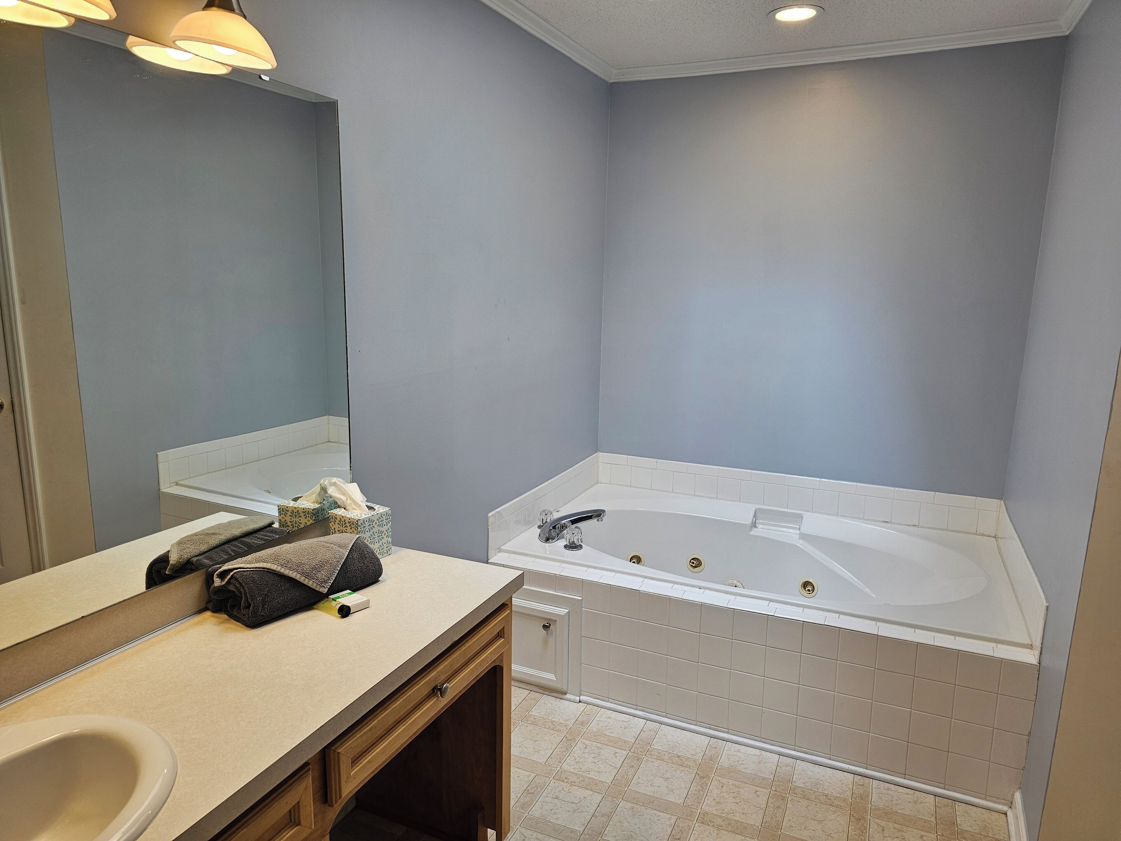 Jetted tub