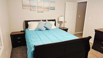 2 bedrooms, iron/ironing board, internet, bed sheets