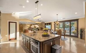 Fridge, microwave, oven, stovetop - Luxury Estate with Private Pool, close to Temecula Wine Country and Trails (Murrieta)