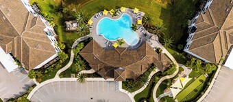 Modern 2BR Fort Myers Condo | Pool, BBQ and Near Beaches