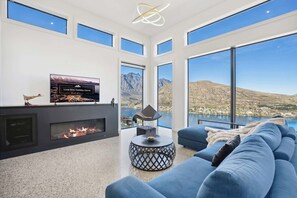 TV, fireplace