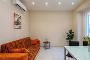 Smart-TV, Videospiele, DVD-Player, Bücher