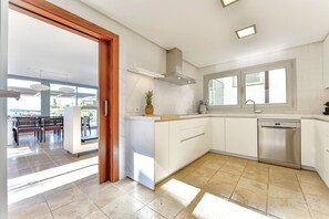 Fridge, microwave, oven, dishwasher