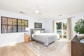 3 bedrooms, desk, iron/ironing board, travel cot