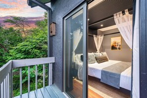 6 bedrooms, in-room safe, desk, iron/ironing board