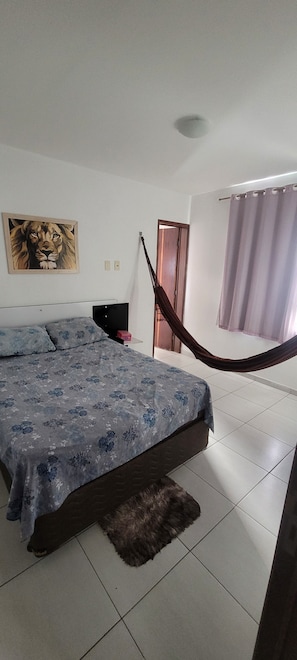 Iron/ironing board, internet, bed sheets