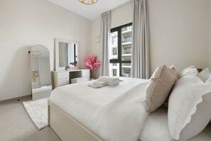 1 bedroom, iron/ironing board, WiFi - Stylish 1BR in Safi | Balcony, Pool, Gym | Town Square Dubai (Town Square)