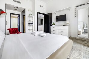 1 bedroom, desk, iron/ironing board, WiFi