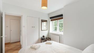 1 bedroom, desk, iron/ironing board, internet