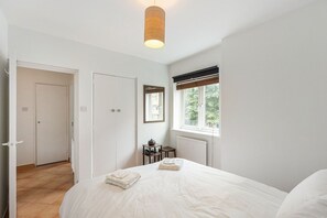 1 bedroom, desk, iron/ironing board, internet