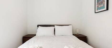 1 bedroom, desk, iron/ironing board, internet