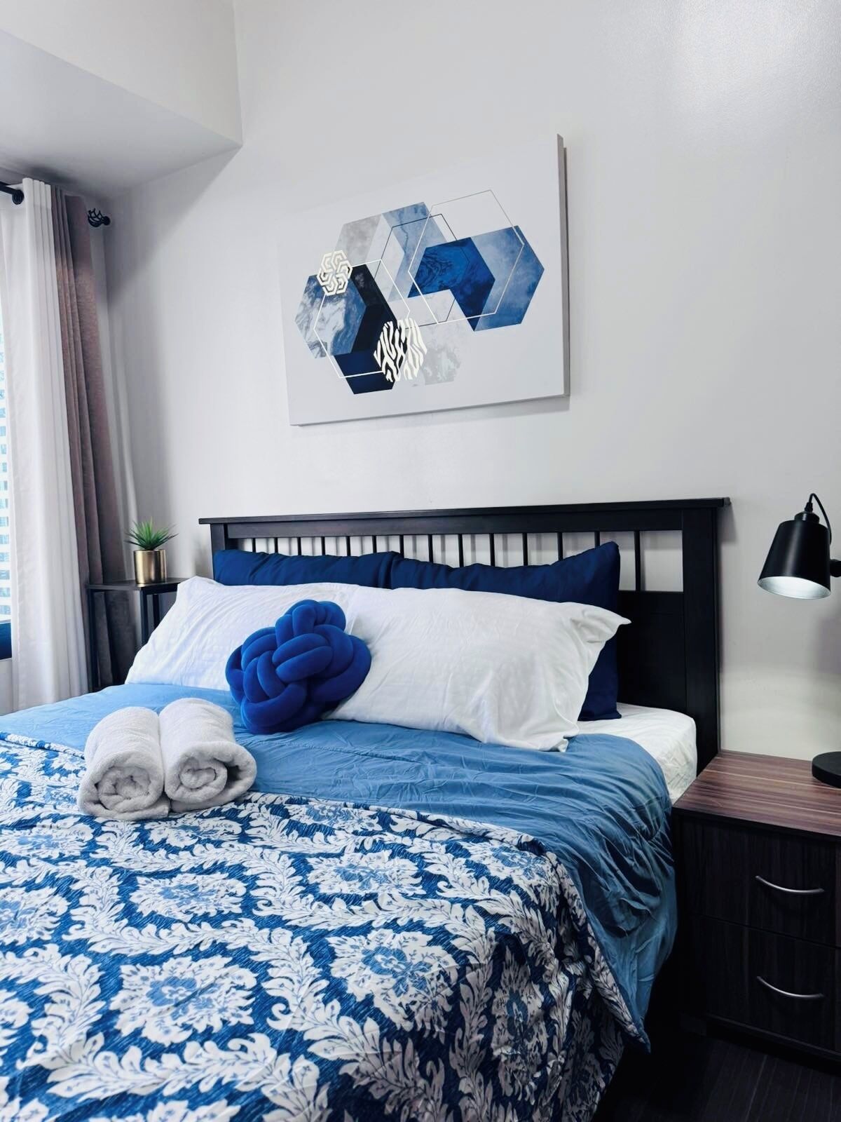 1 bedroom, iron/ironing board, Internet, bed sheets