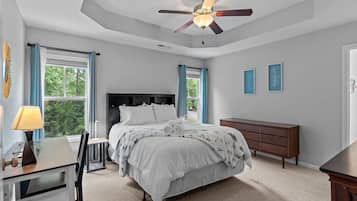 4 bedrooms, desk, travel cot, free WiFi