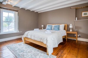 3 bedrooms, iron/ironing board, WiFi, bed sheets - Bwthyn Berwig - 3 Bedroom Cottage - Llanrhidian (Swansea)