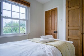 3 chambres, fer et planche à repasser, Wi-Fi, draps fournis